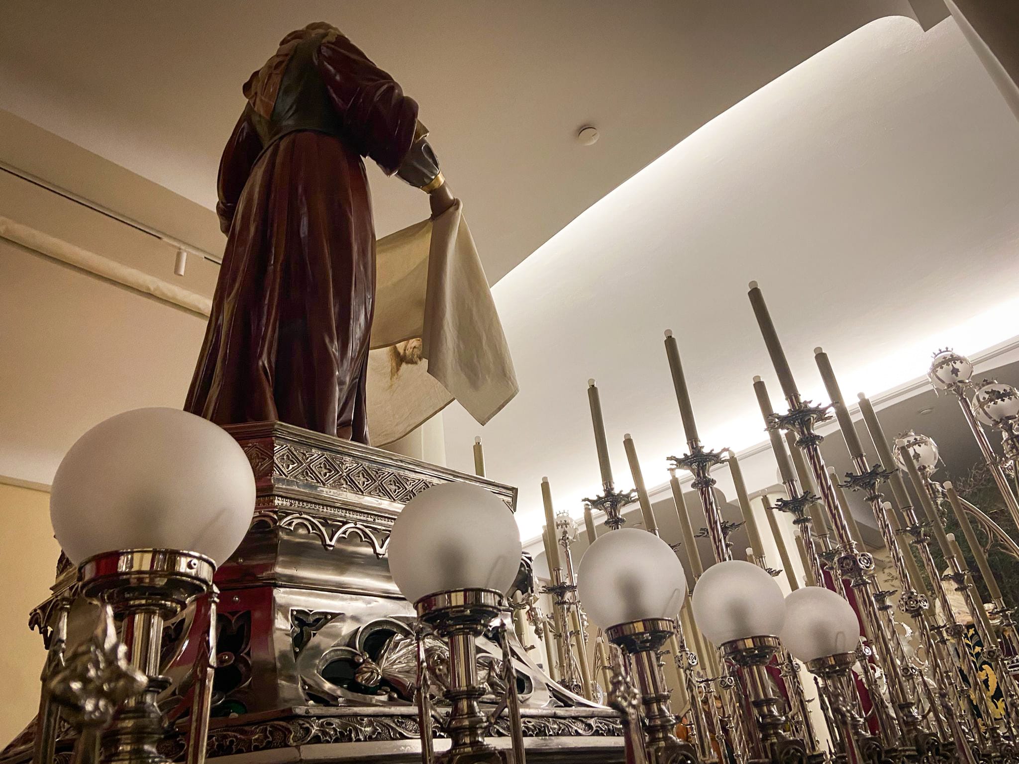 El nuevo acabado del trono de la Verónica en Orihuela