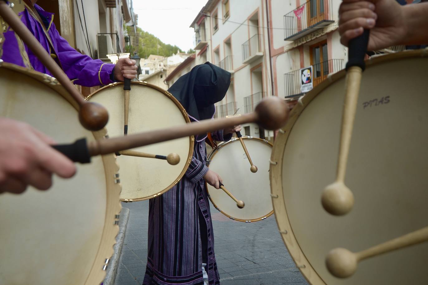 Los tambores toman las calles de Moratalla en Jueves Santo