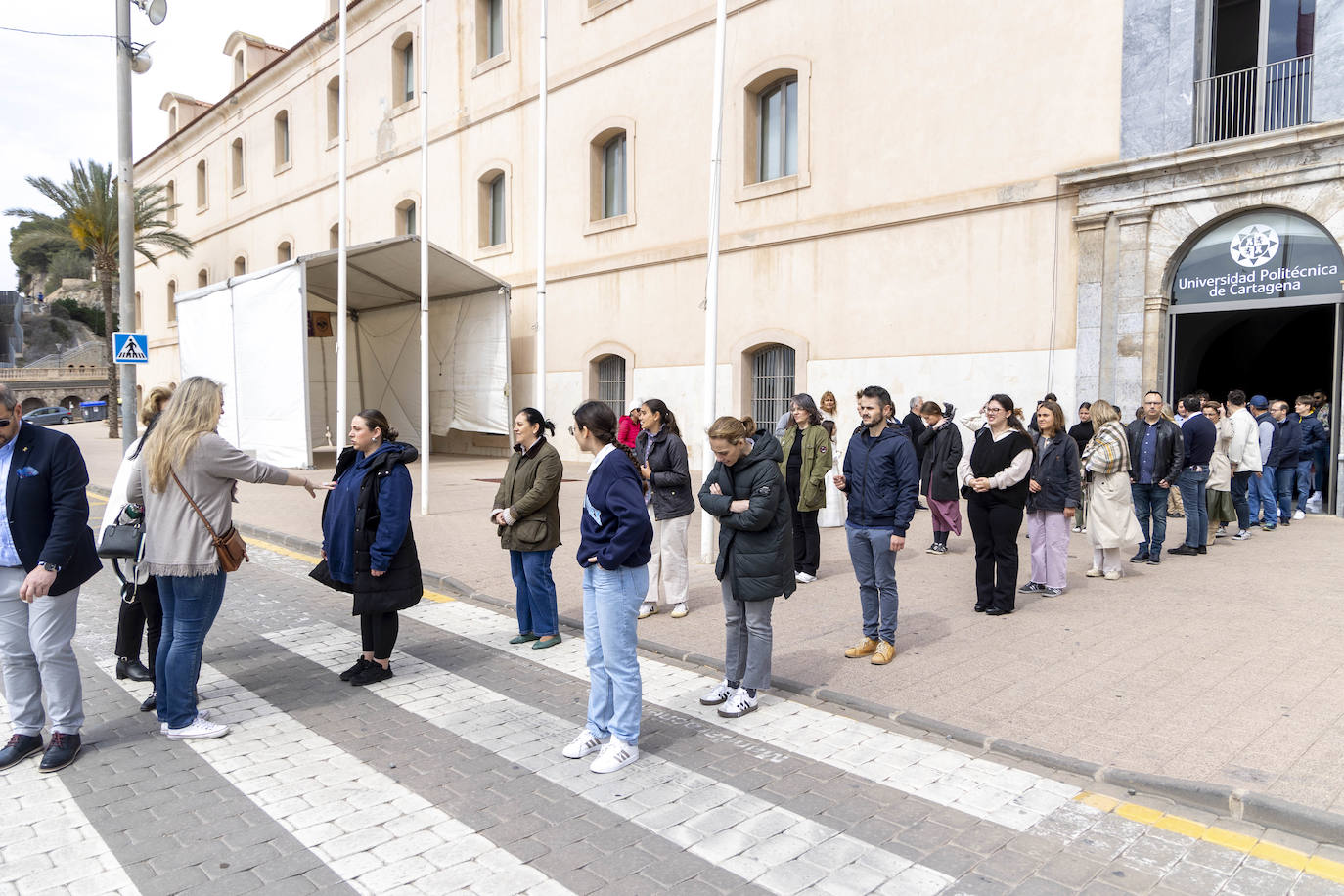 Un Jueves Santo de preparativos en Cartagena