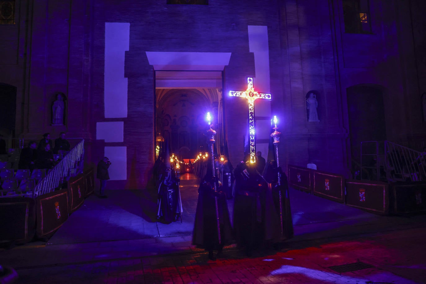 La procesión del Silencio de Cartagena, en imágenes