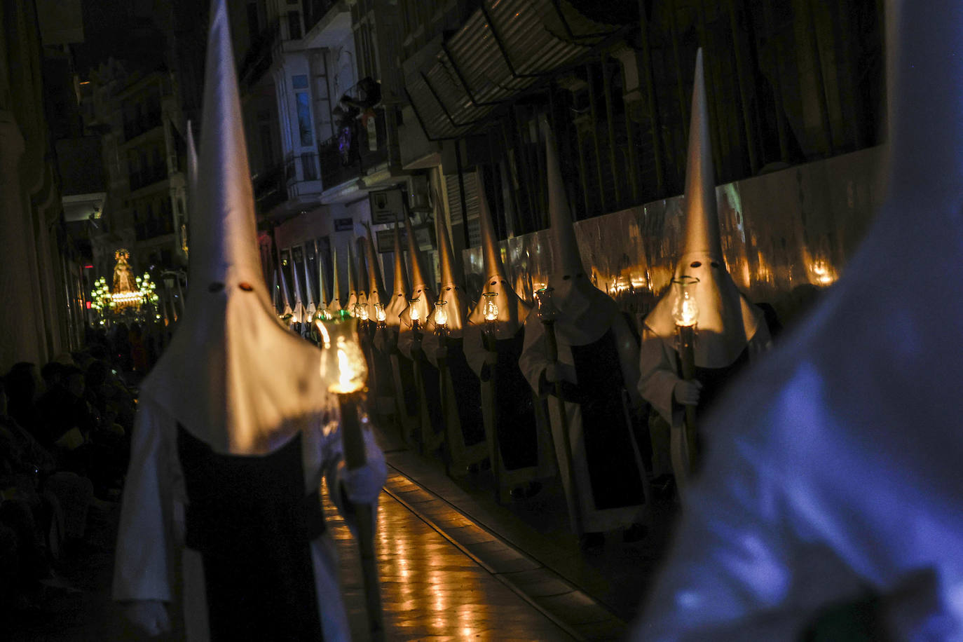 La procesión del Silencio de Cartagena, en imágenes