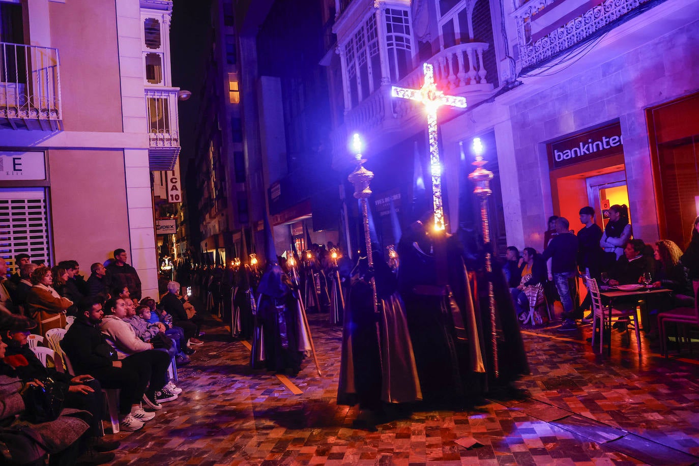 La procesión del Silencio de Cartagena, en imágenes