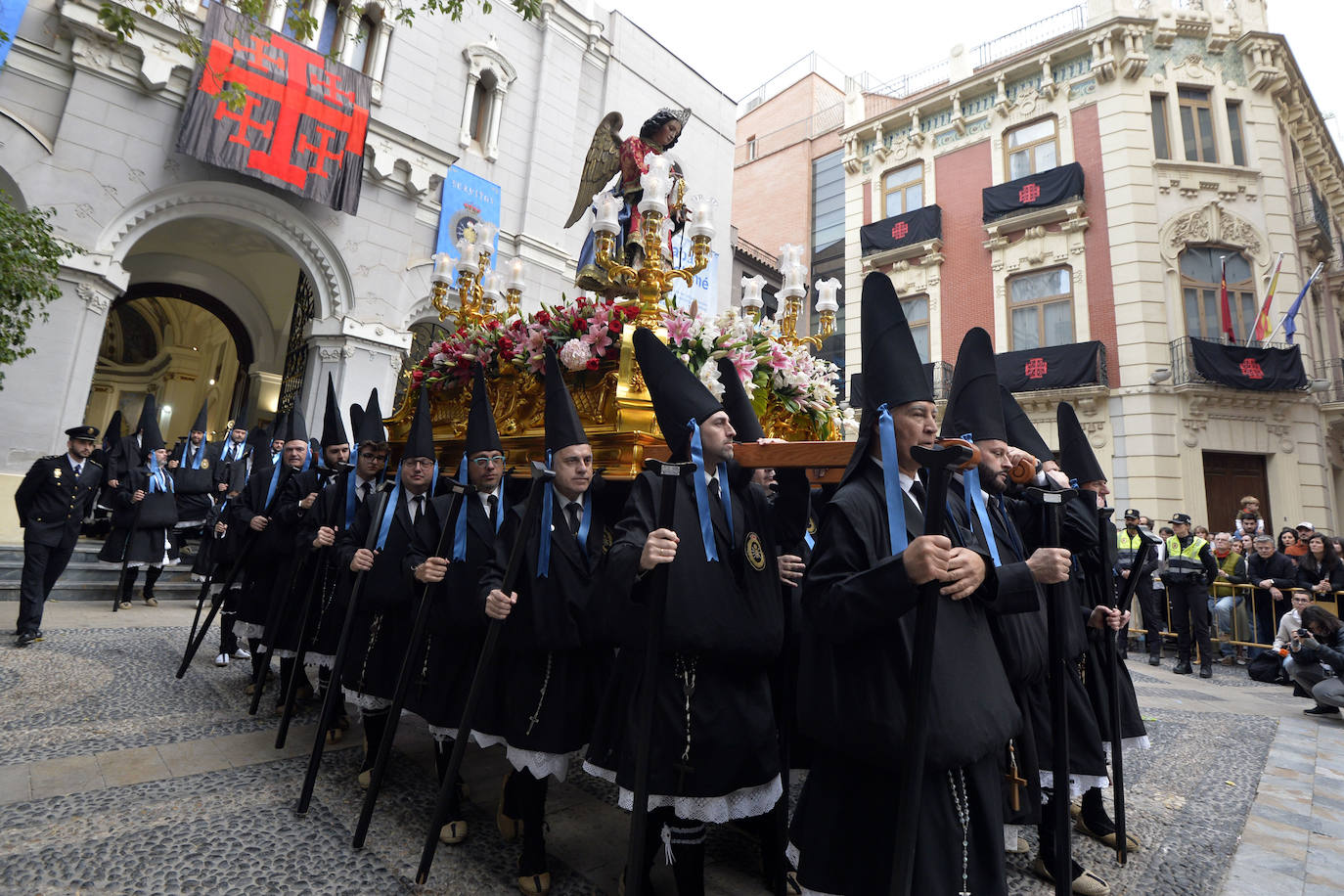 Las cofradías de la Misericordia, de Servitas y del Santo Sepulcro cierran el Viernes Santo