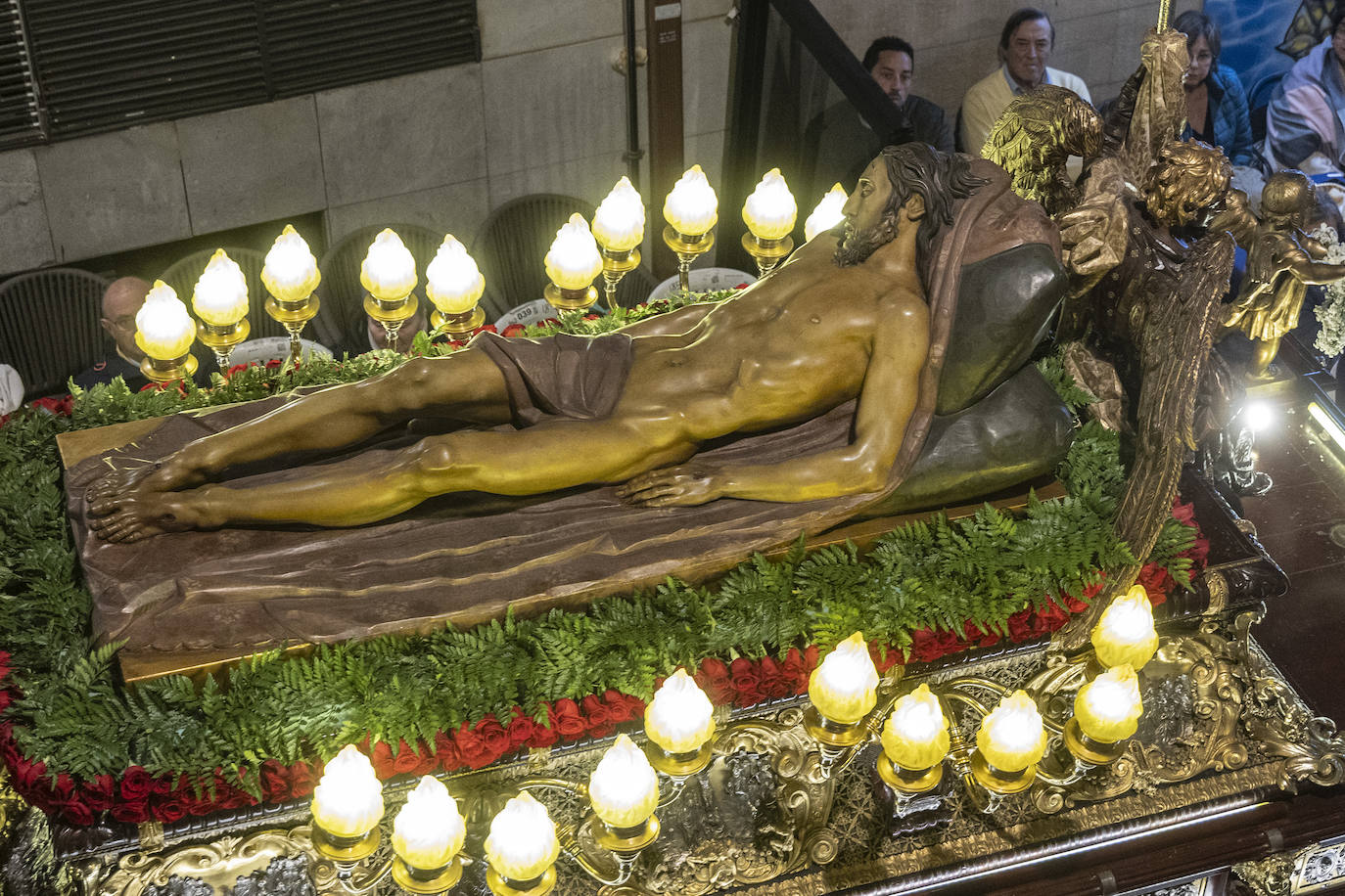 Cartagena se tiñe de luto en el Santo Entierro marrajo