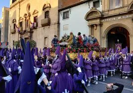 La Santa Cena sale de la Iglesia de Jesús, este viernes, en la Mañana de Salzillo de Murcia.