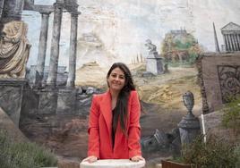 La presidenta de Cartagena Ciudad Creativa, Marina Muñoz Álvarez, en el jardín romano de la ciudad portuaria.