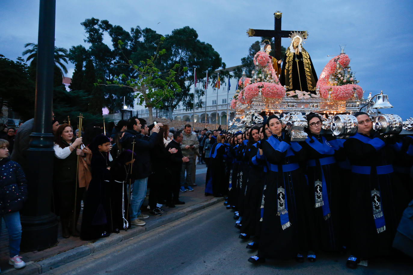 Procesiones de la Vera Cruz y las Santas Mujeres en Cartagena, en imágenes