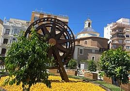 Uno de los monumentos florales dispuestos en la ciudad.