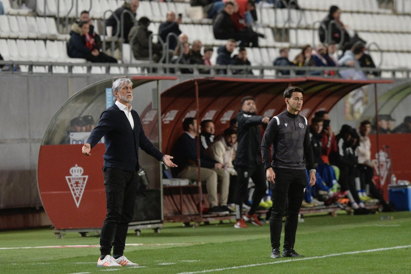 Pablo Alfaro, entrenador del Real Murcia, anoche.