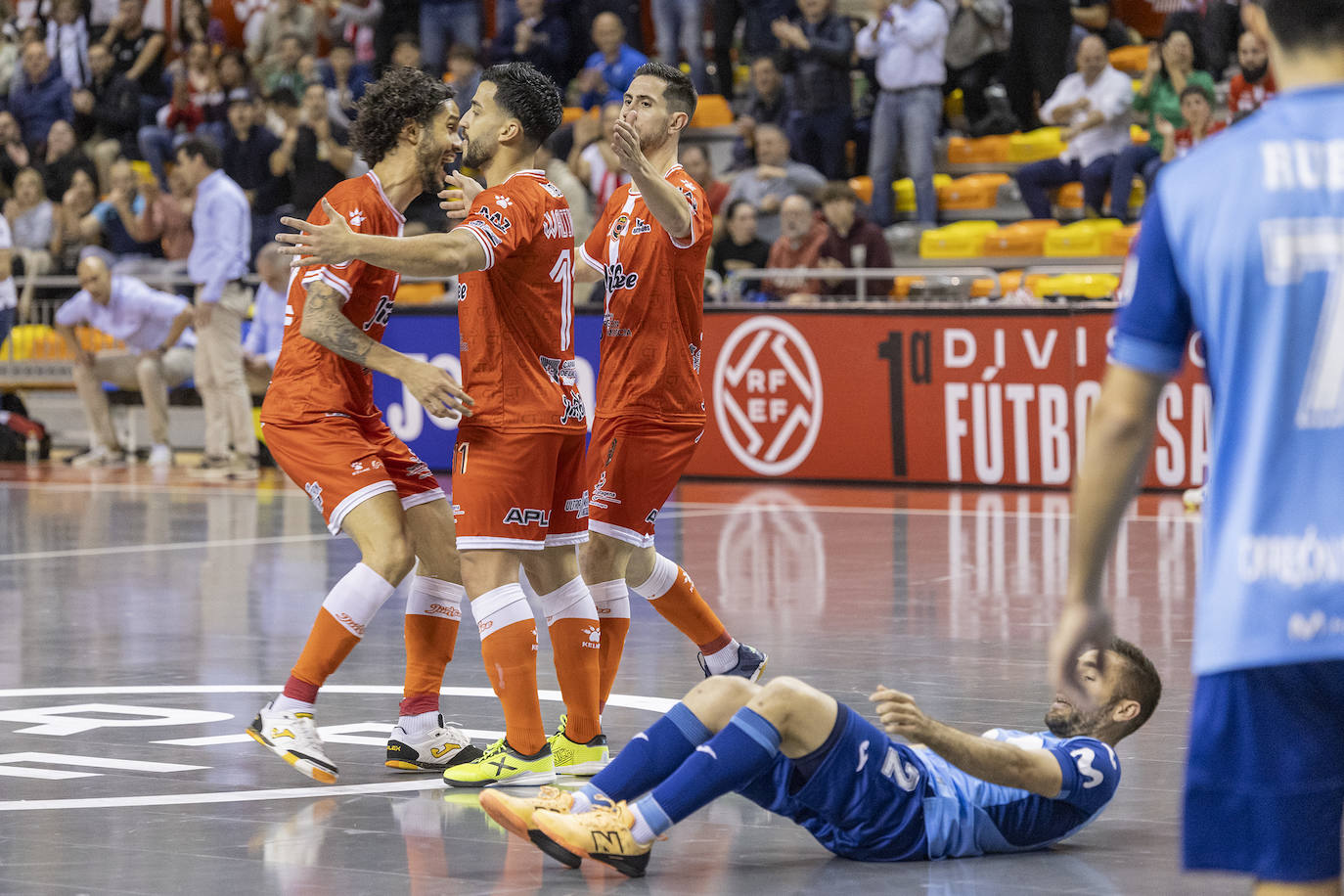 Las imágenes del Jimbee-Movistar (1-8)