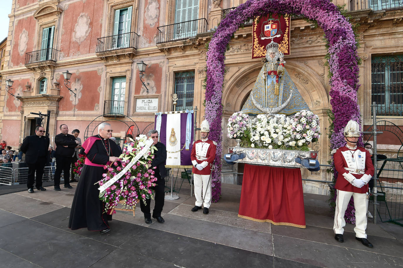 Las imágenes de la ofrenda floral a la Virgen de la Fuensanta