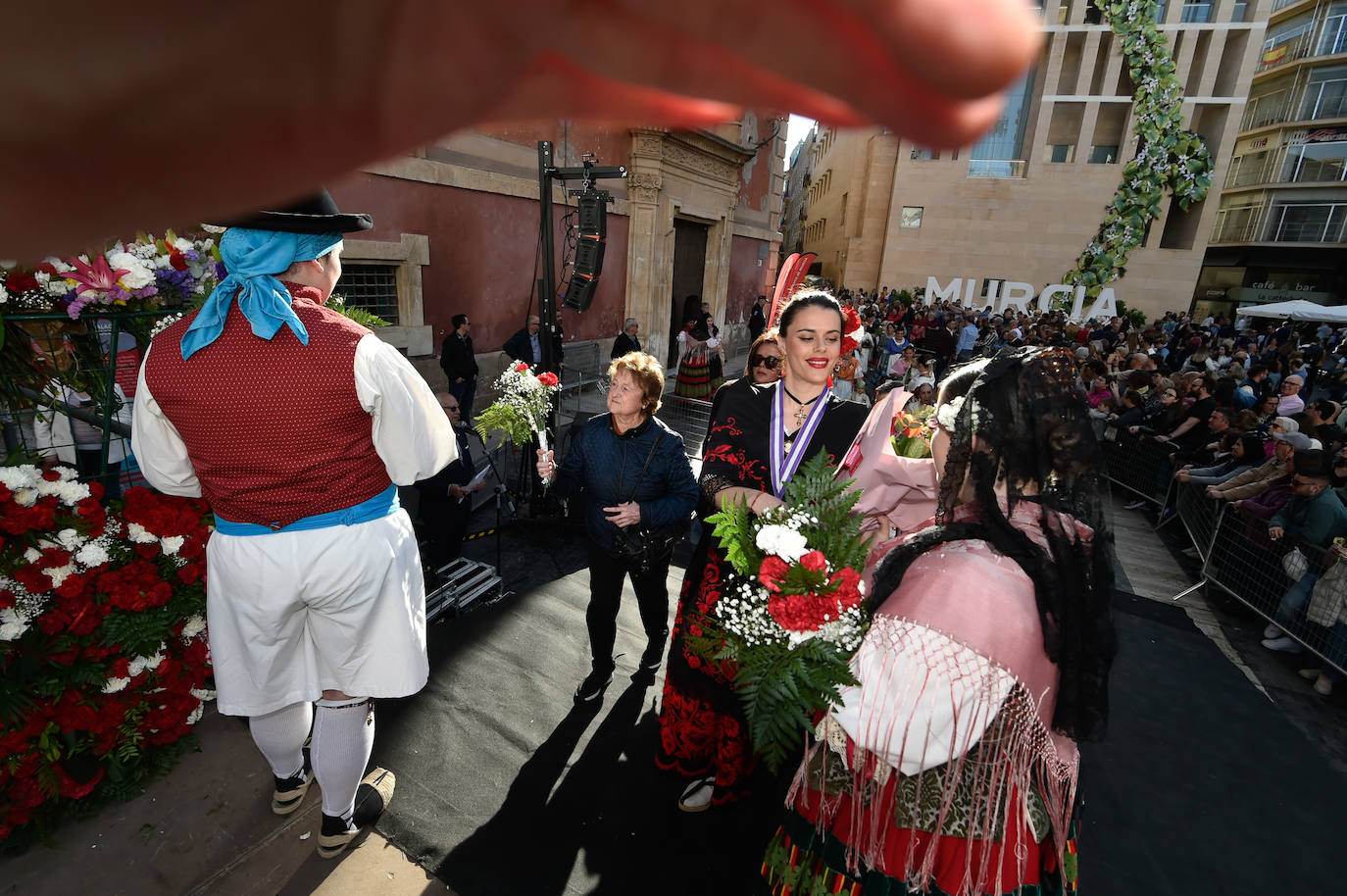 Las imágenes de la ofrenda floral a la Virgen de la Fuensanta