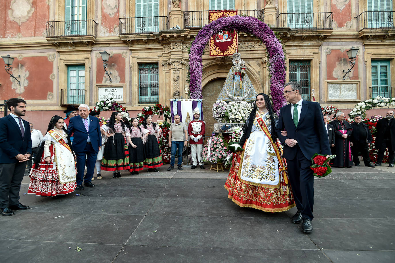 Las imágenes de la ofrenda floral a la Virgen de la Fuensanta