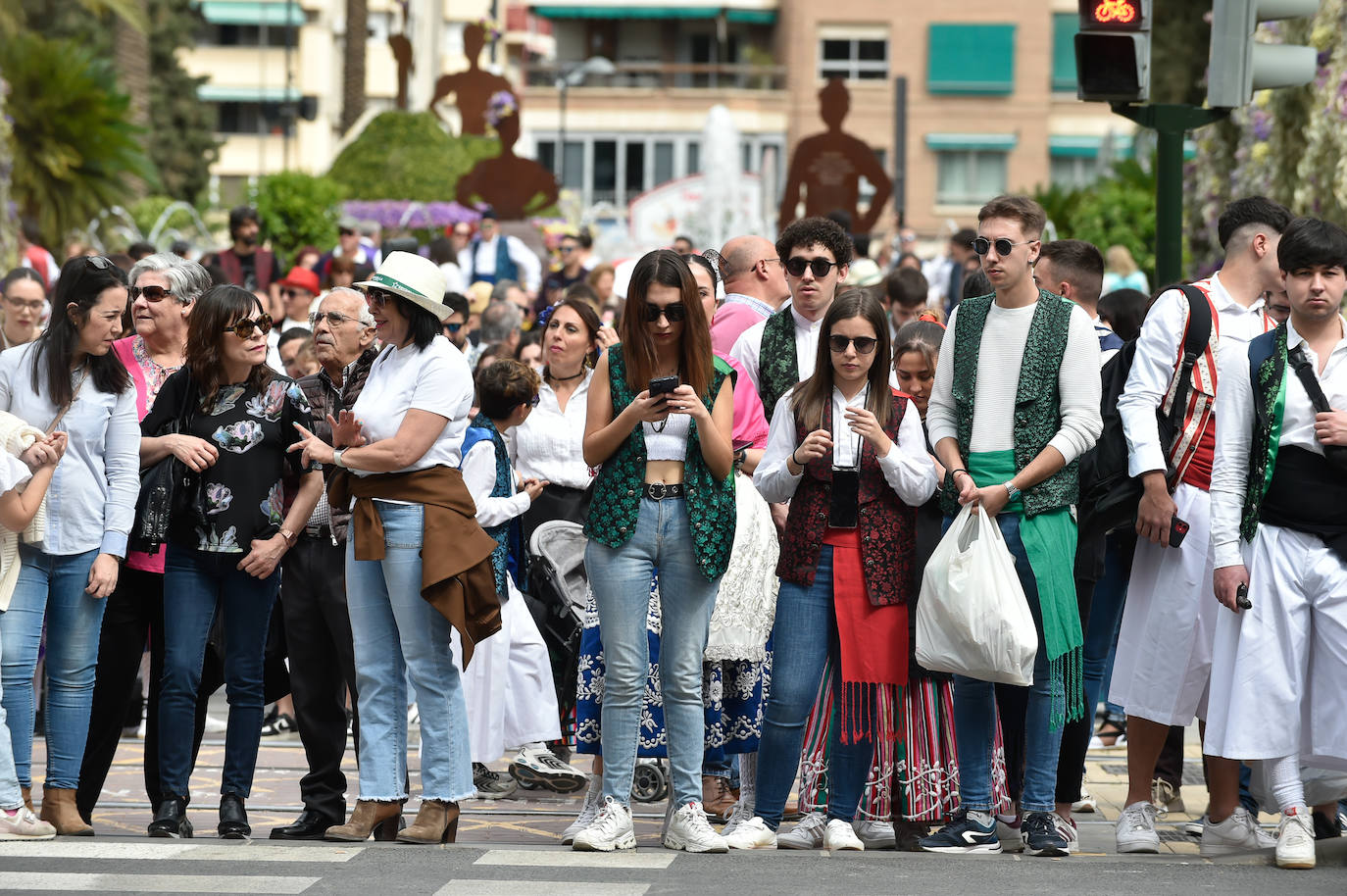 Las calles de Murcia rebosan en el Bando de la Huerta