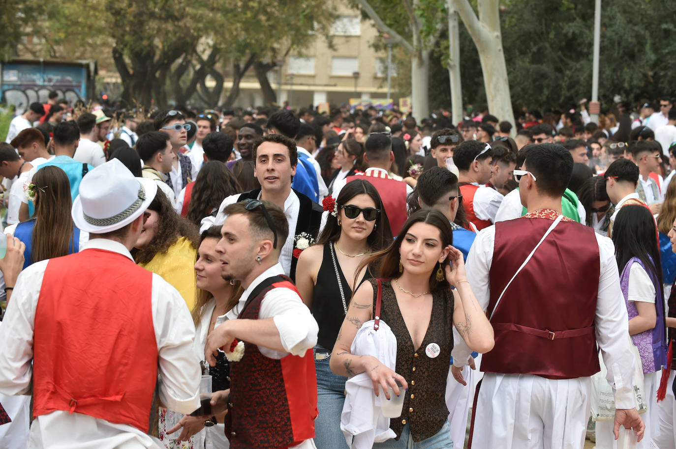 Las calles de Murcia rebosan en el Bando de la Huerta