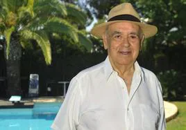Raimundo González Frutos, en su casa de Campoamor, en 2013.