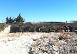Puente de Lo Quiles, en San Miguel de Salinas.