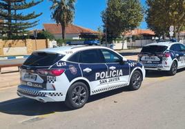 Imagen de archivo de dos vehículos de la Policía Local de San Javier.