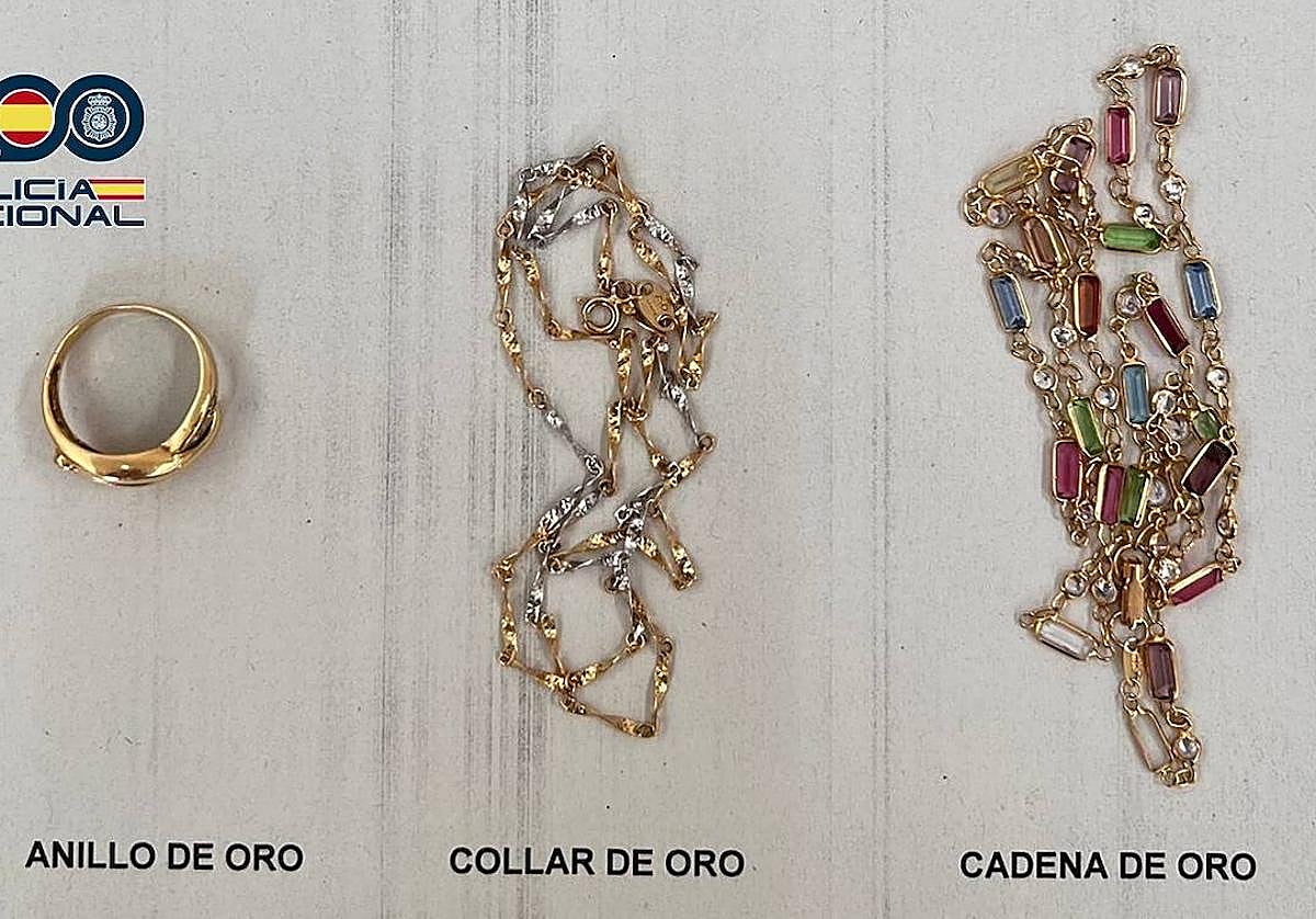 Las joyas robadas a la víctima de 73 años.