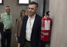 Pedro Javier Sánchez Aznar (der.), nuevo alcalde de San Pedro.