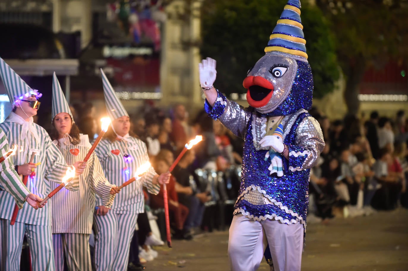 Las imágenes del desfile de la llegada de la Sardina a Murcia