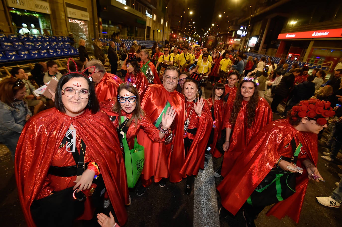 Las imágenes del desfile de la llegada de la Sardina a Murcia