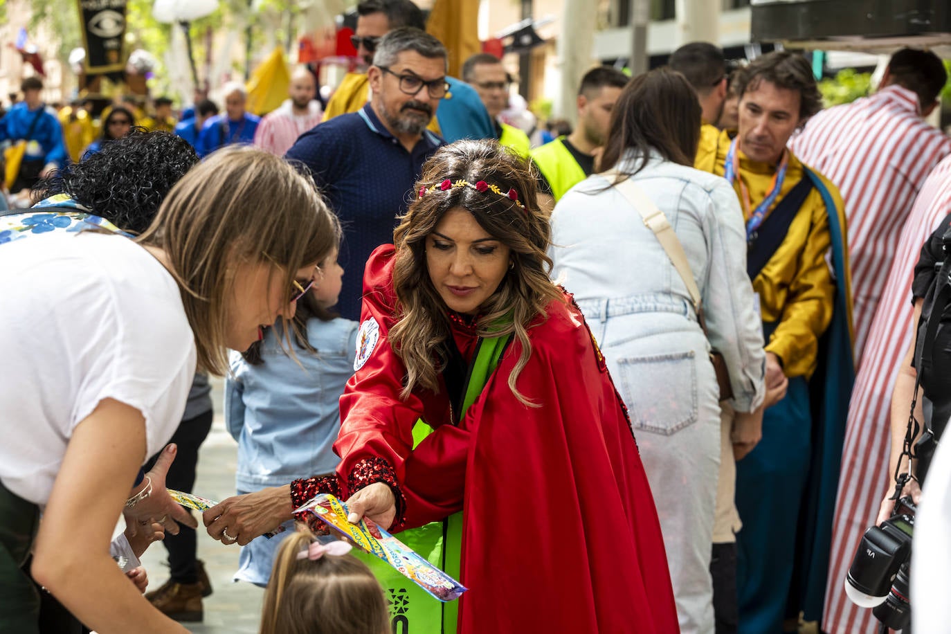 El pasacalles y desfile de Doña Sardina, en imágenes