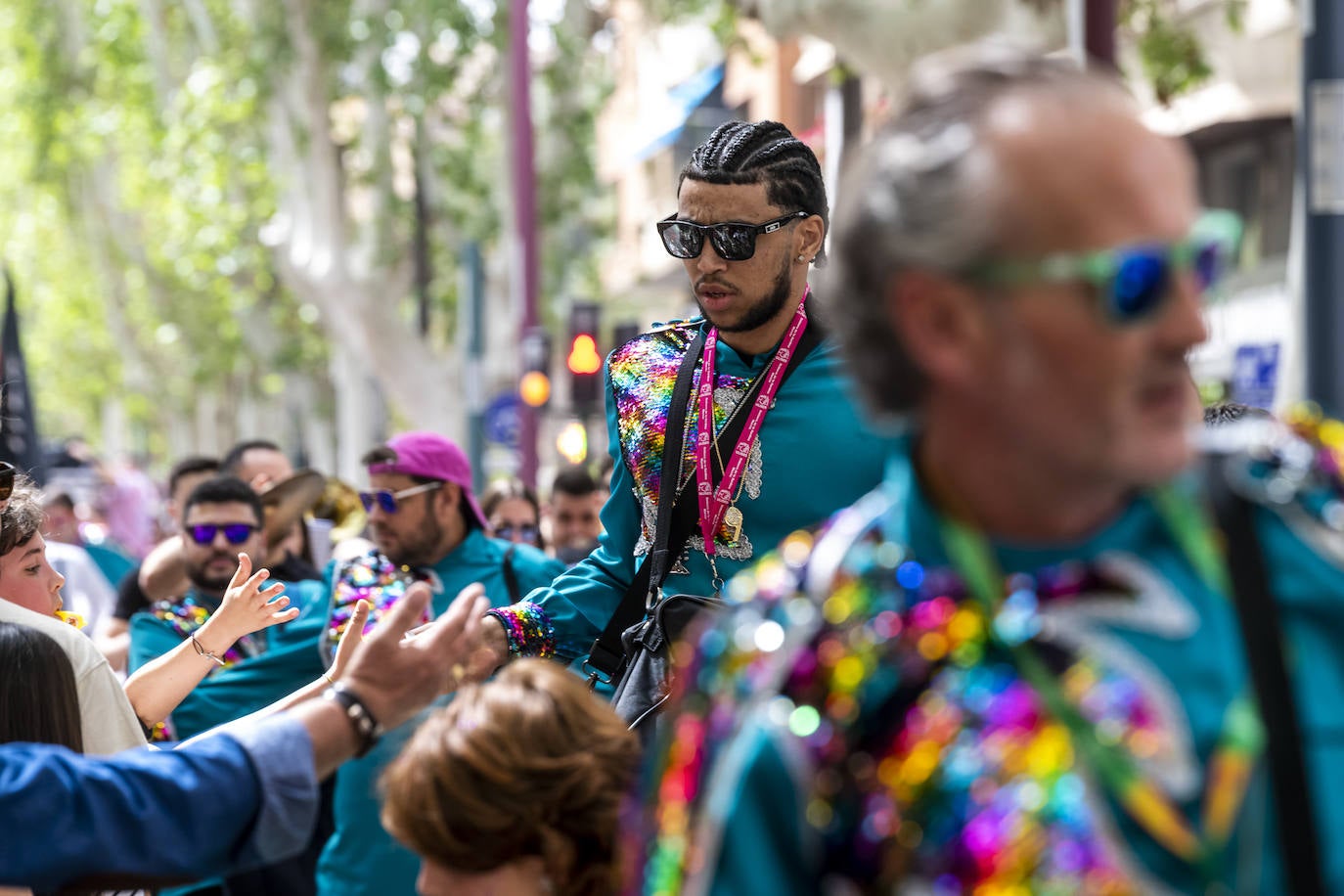 El pasacalles y desfile de Doña Sardina, en imágenes