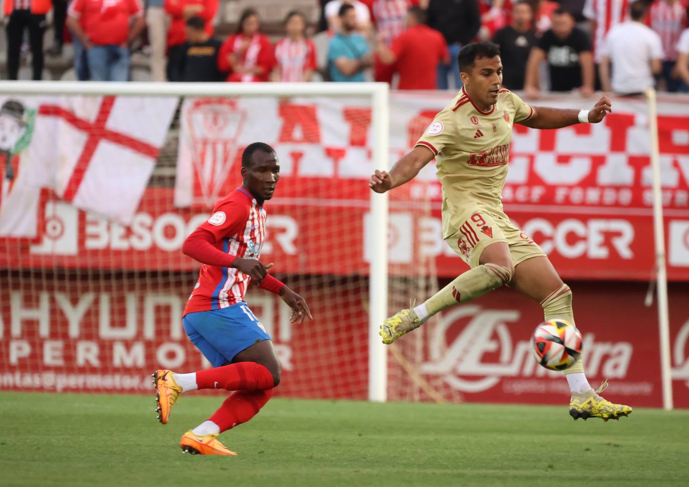 La victoria del Real Murcia frente al Algeciras, en imágenes