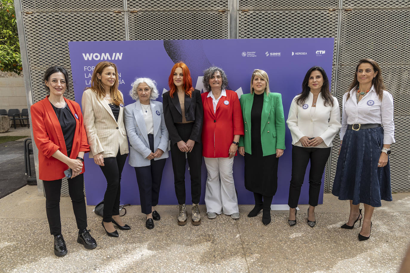 La primera astronautra española, Sara García, visita la UPCT
