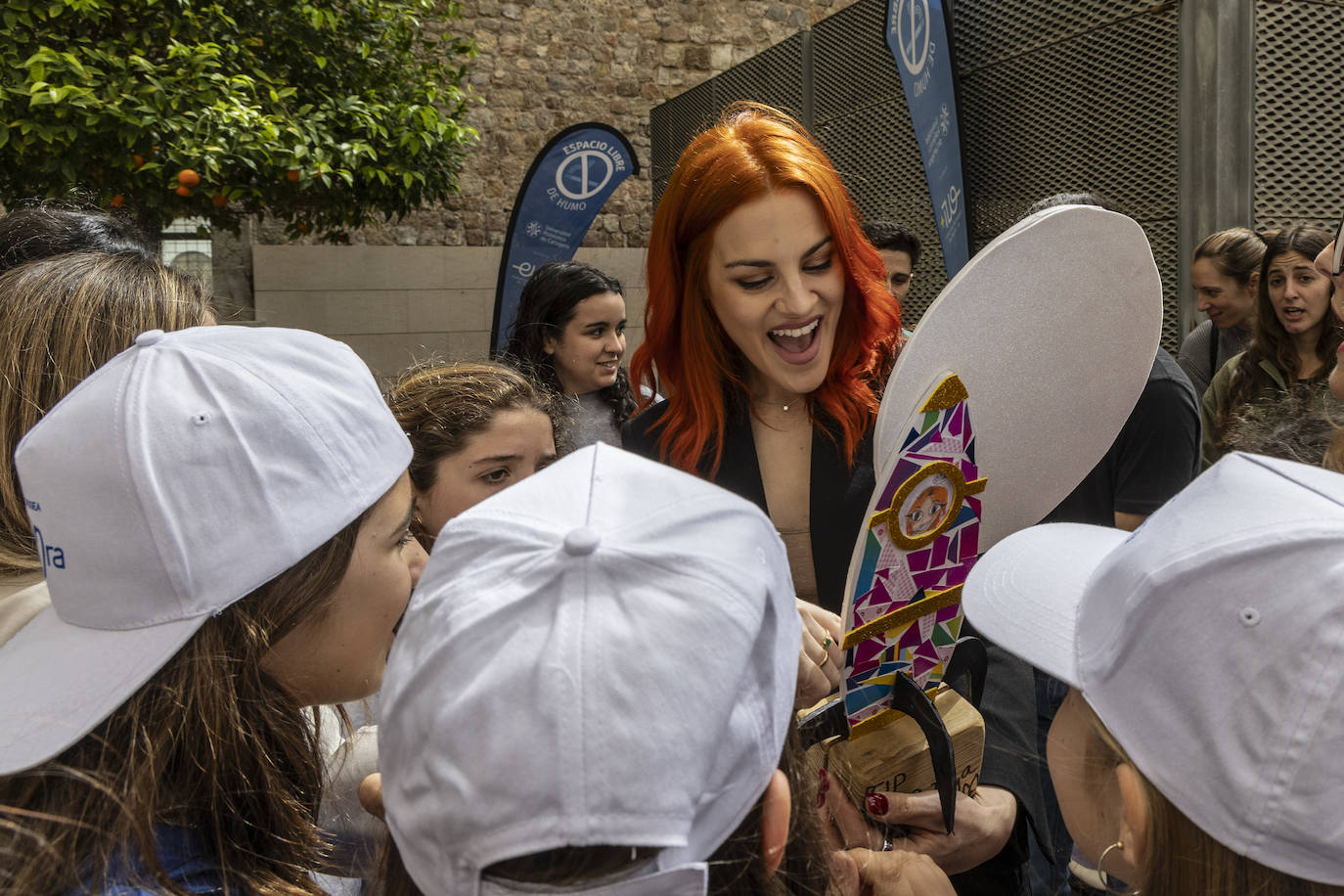 La primera astronautra española, Sara García, visita la UPCT