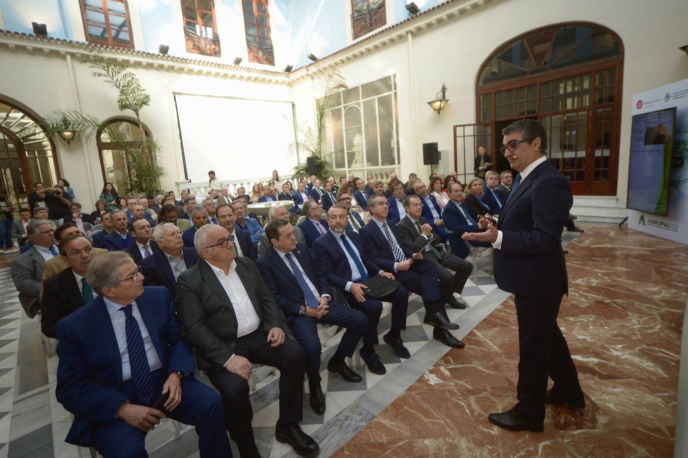 Foro de Agrupal &#039;100 años de industria alimentaria en la Región. Dimensión económica y empresarial&#039;, en imágenes