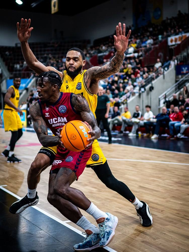 Las imágenes de la victoria del UCAM CB ante el Riesen