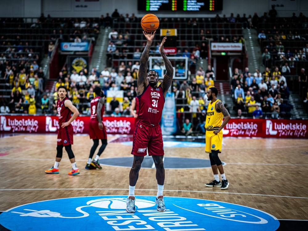 Las imágenes de la victoria del UCAM CB ante el Riesen