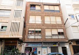 Edificio comprado por el Ayuntamiento en la calle Clemente Gosálvez, a espaldas de la sede central del Consistorio.