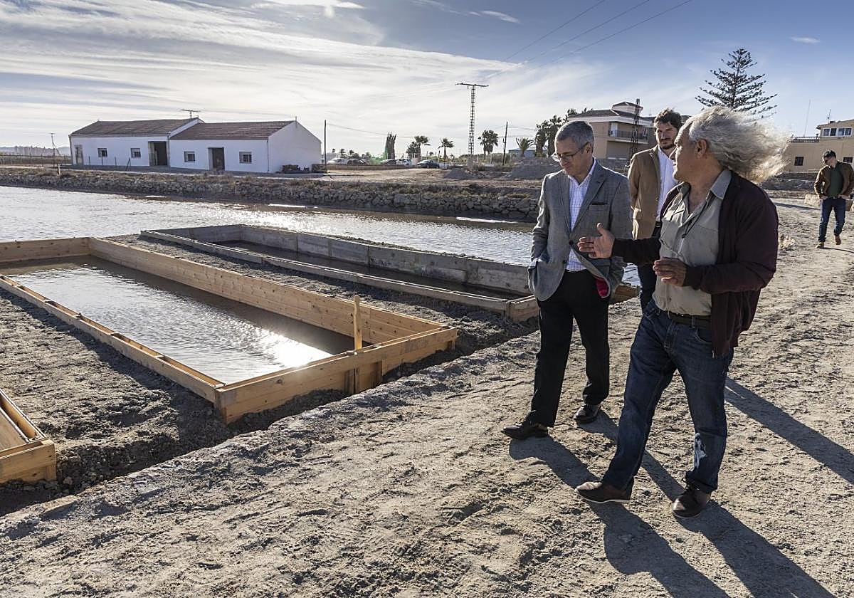 Morán visita Marchamalo y la Caleta del Estacio