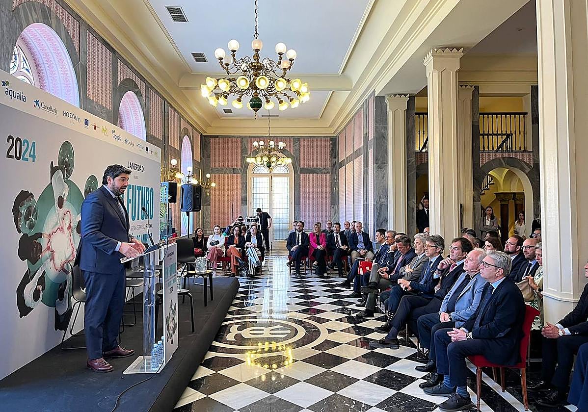 Fernando López Miras, este jueves, en el foro de LA VERDAD 'En futuro. Retos, tendencias y agenda estratégica regional'.