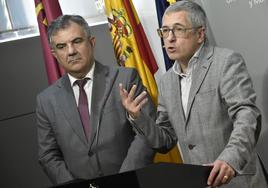 Hugo Morán, en rueda de prensa, junto al consejero Vázquez.
