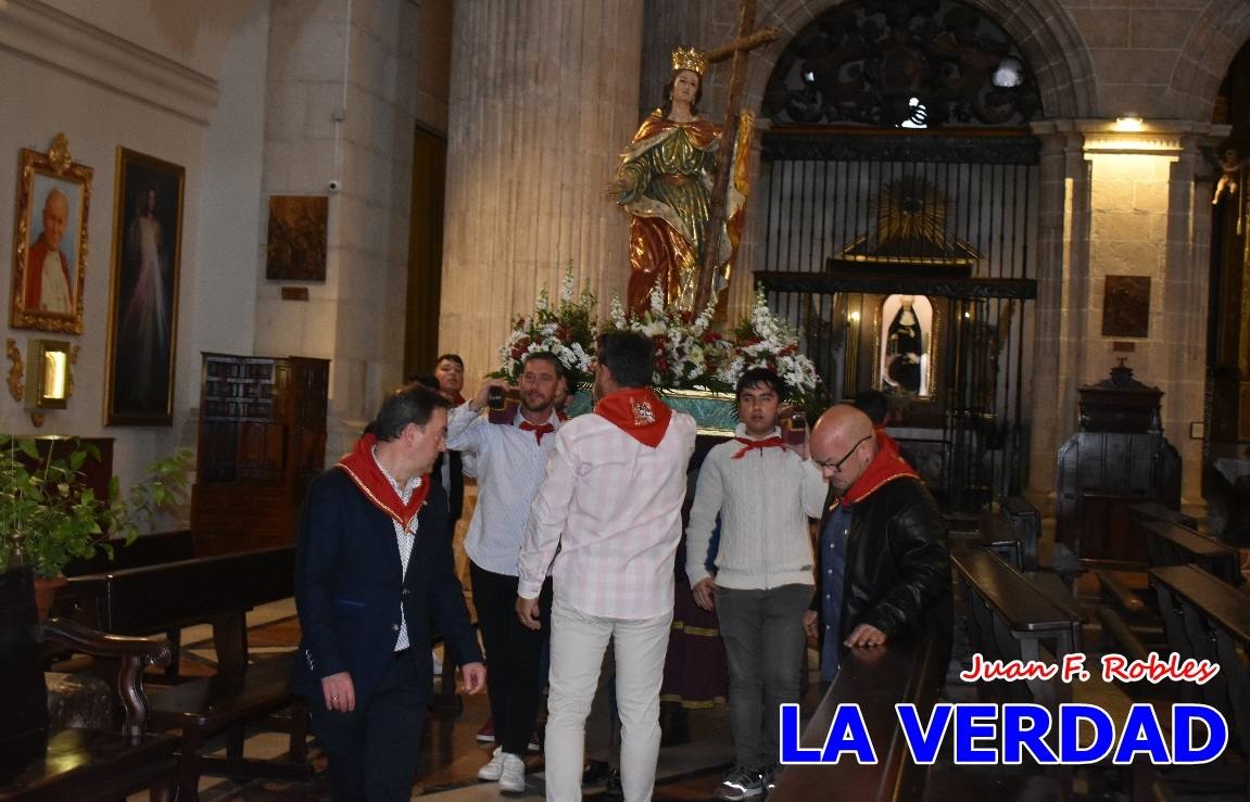 Subida de Santa Elena hasta la basílica de la Vera Cruz