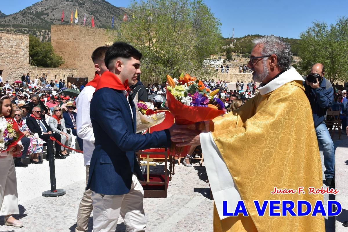 Flores de las peñas caballistas para la Vera Cruz en Caravaca