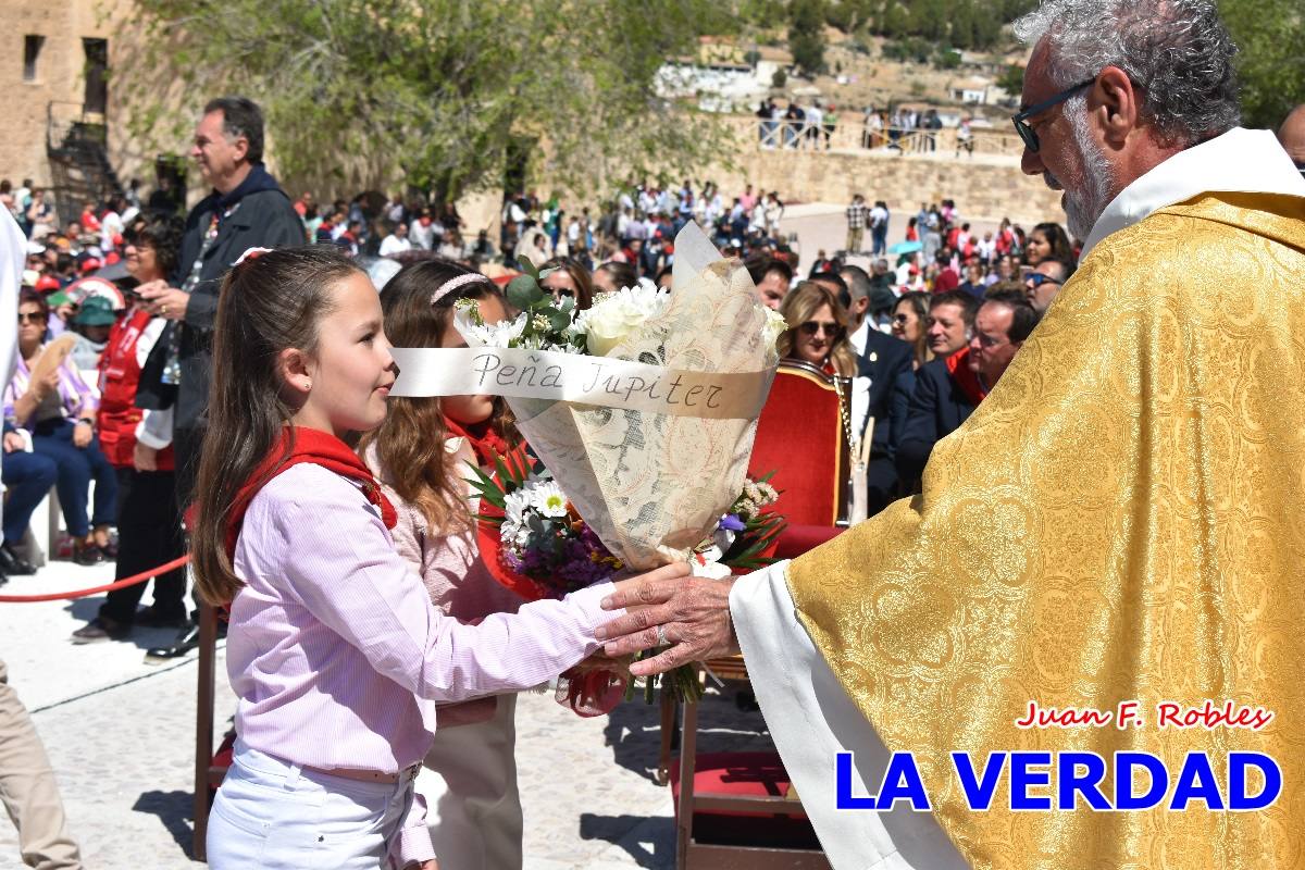 Flores de las peñas caballistas para la Vera Cruz en Caravaca