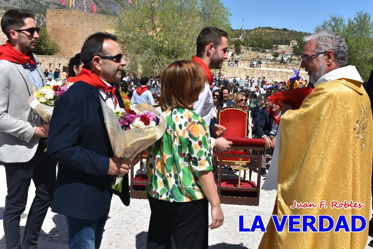 Flores de las peñas caballistas para la Vera Cruz en Caravaca