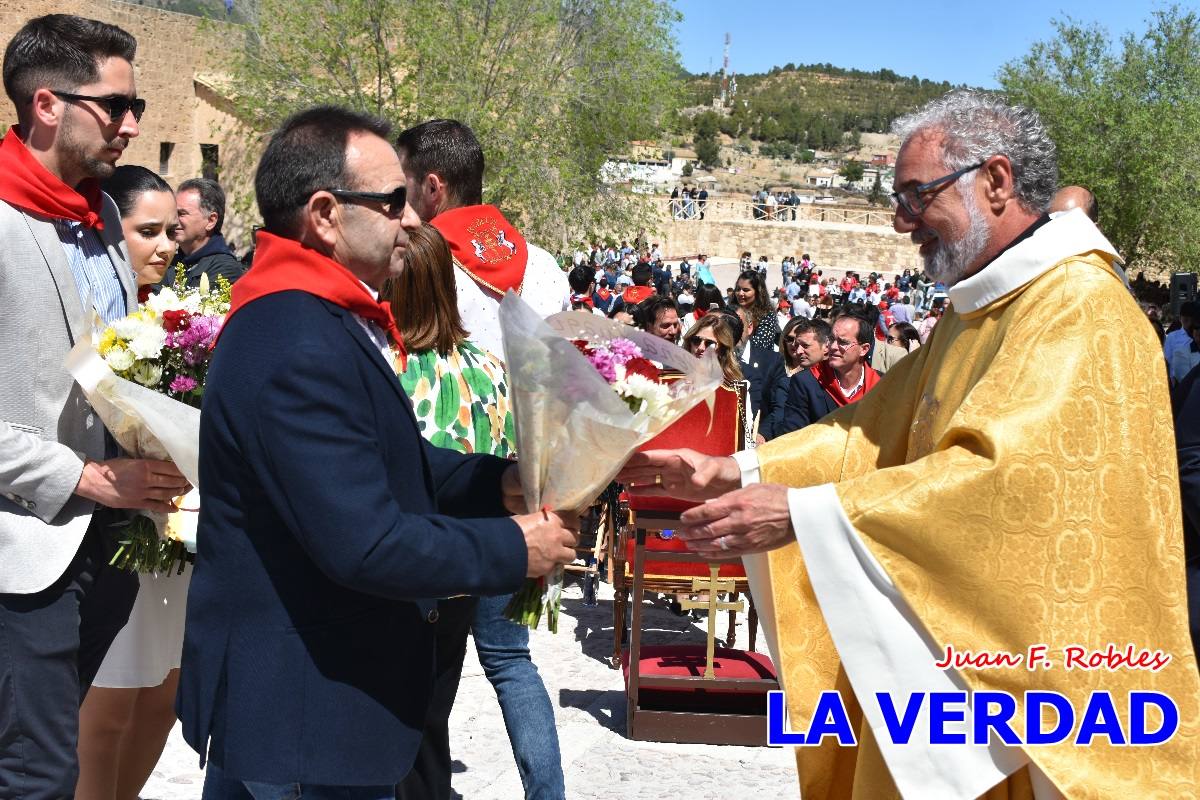 Flores de las peñas caballistas para la Vera Cruz en Caravaca