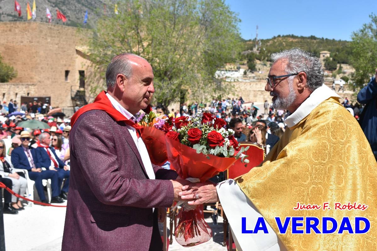 Flores de las peñas caballistas para la Vera Cruz en Caravaca