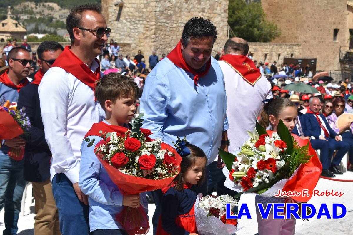 Flores de las peñas caballistas para la Vera Cruz en Caravaca