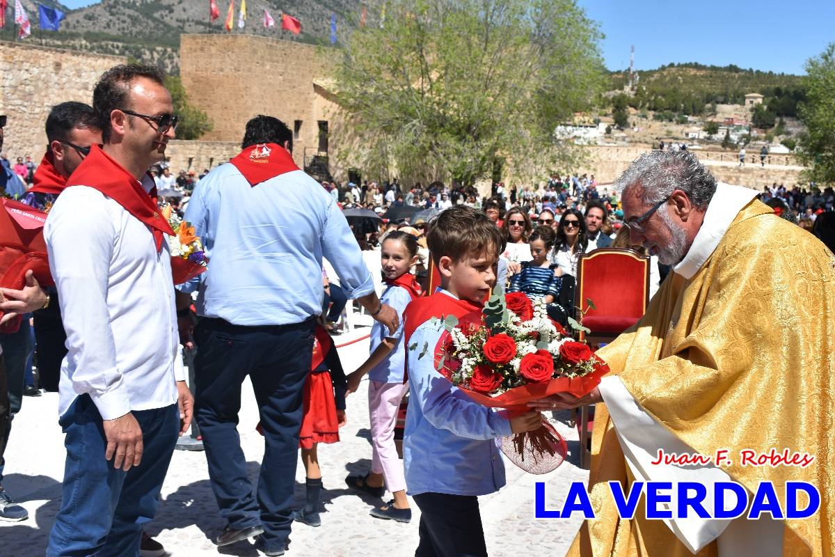 Flores de las peñas caballistas para la Vera Cruz en Caravaca