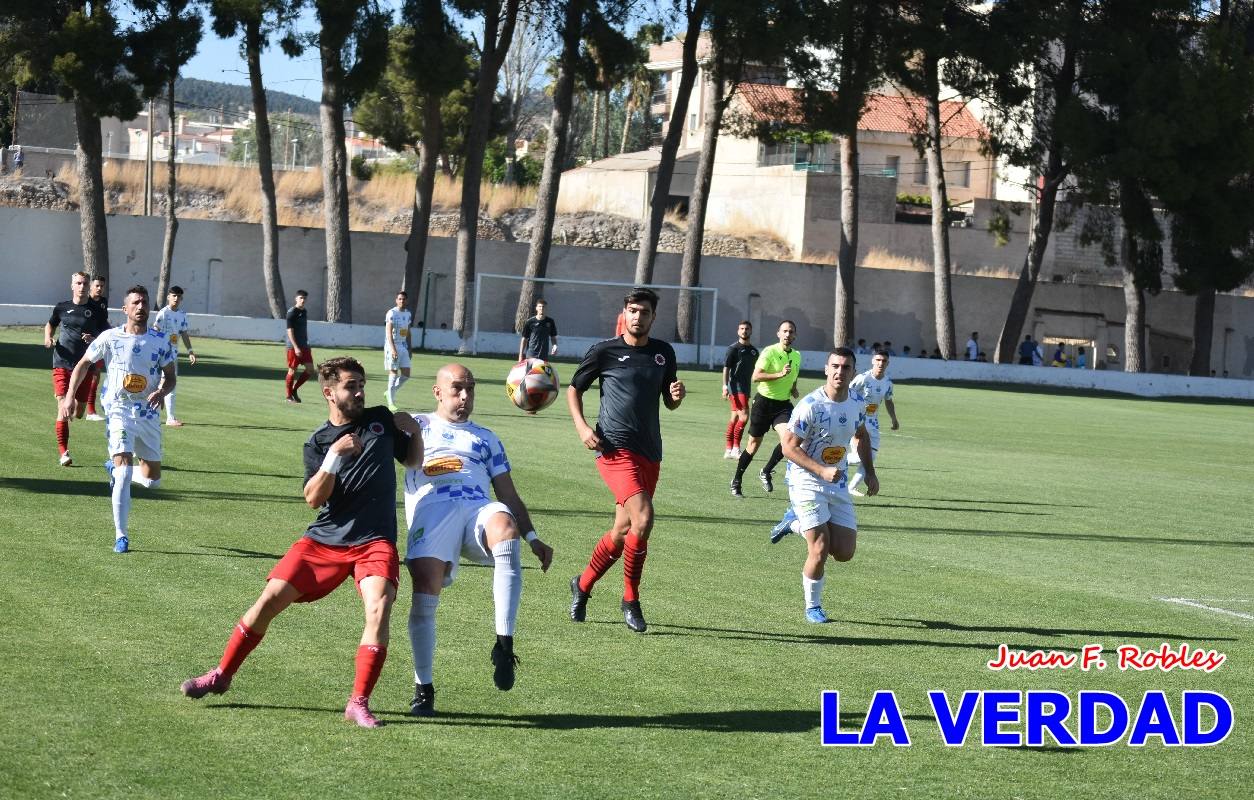 El Caravaca saca músculo frente al Racing Murcia