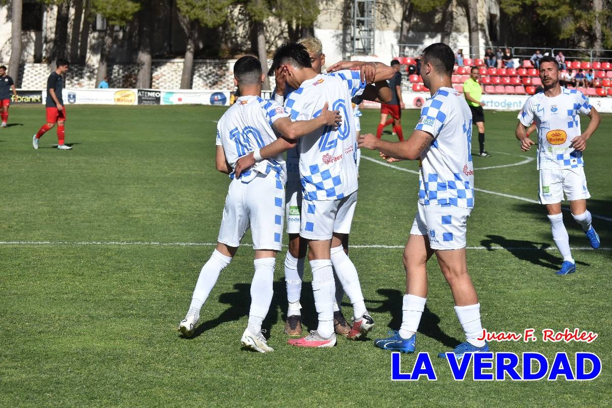 El Caravaca saca músculo frente al Racing Murcia