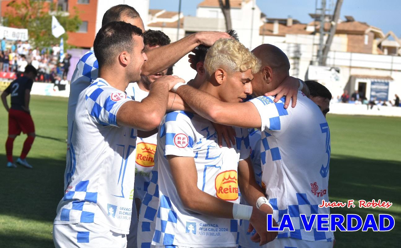 El Caravaca saca músculo frente al Racing Murcia