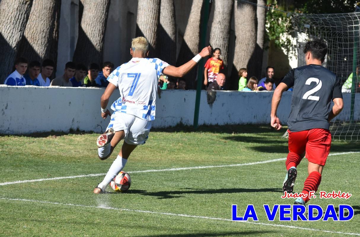 El Caravaca saca músculo frente al Racing Murcia